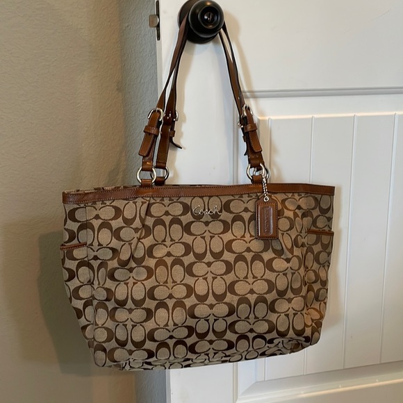 Coach Handbags - Coach Purse